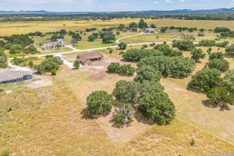 811 Horseshoe Falls Bandera TX 78003