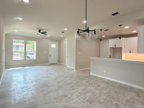 419 N San Ignacio Avenue San Antonio TX 78228