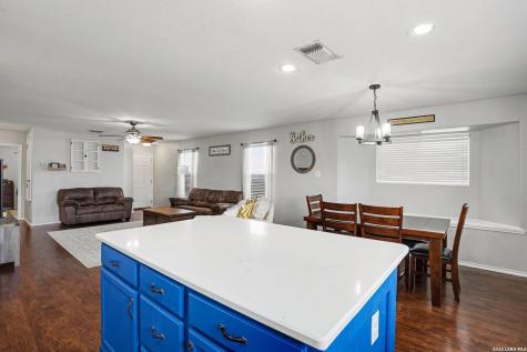 8707 Laguna Rio San Antonio TX 78251