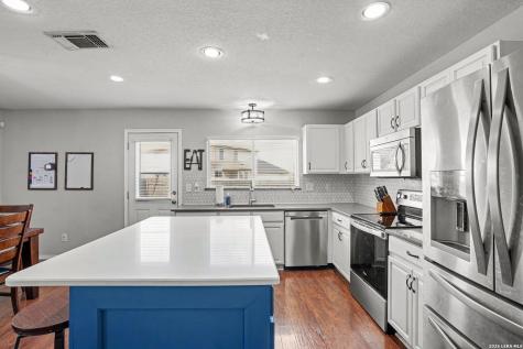 8707 Laguna Rio San Antonio TX 78251