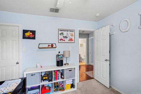8707 Laguna Rio San Antonio TX 78251