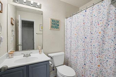 8707 Laguna Rio San Antonio TX 78251