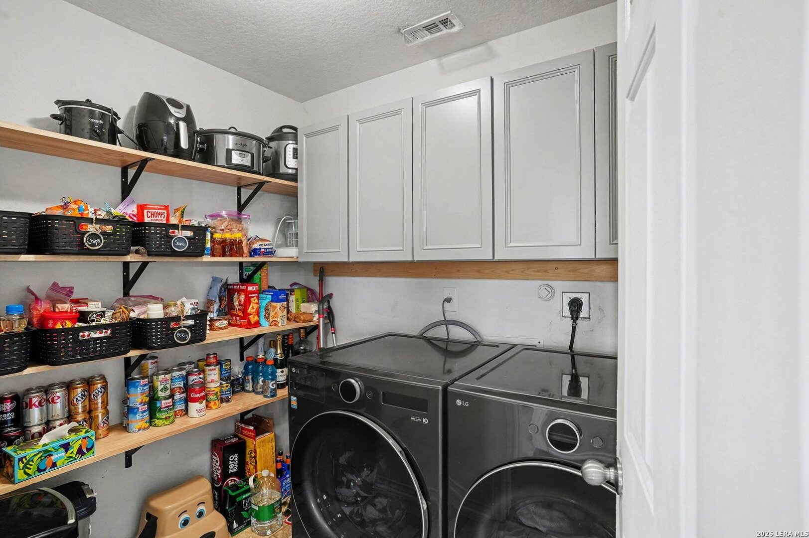 8707 Laguna Rio San Antonio TX 78251
