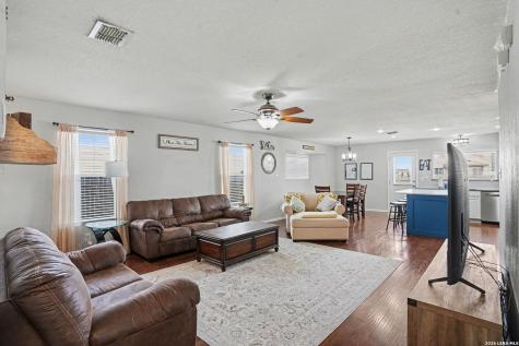 8707 Laguna Rio San Antonio TX 78251