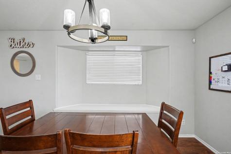 8707 Laguna Rio San Antonio TX 78251
