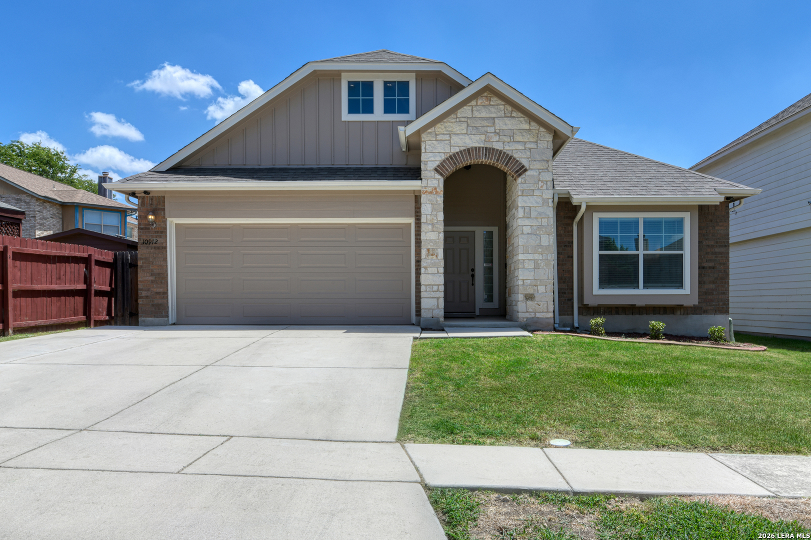 10912 Forest Breeze Live Oak TX 78233