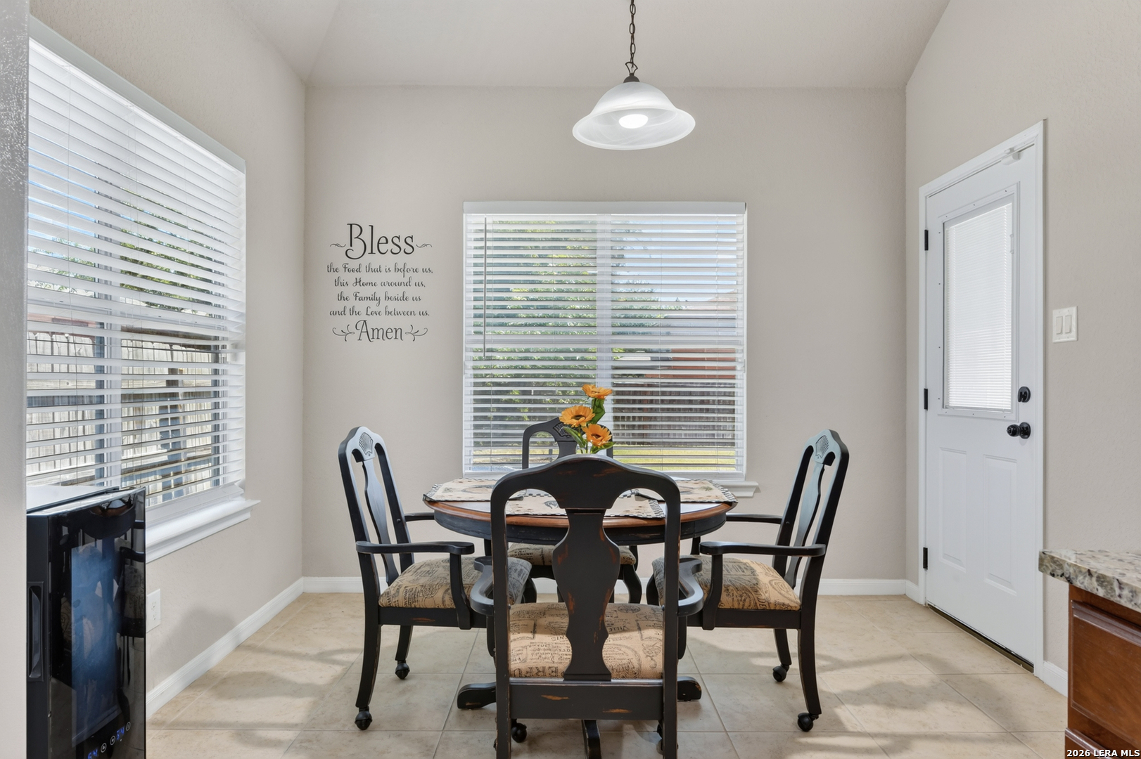 10912 Forest Breeze Live Oak TX 78233