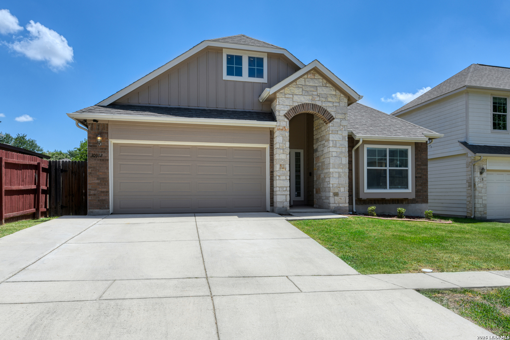 10912 Forest Breeze Live Oak TX 78233