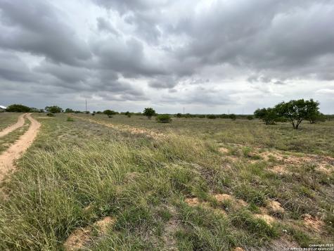 LOTS21-22&30-31 County Road 1629 Hillcounty Moore TX 78057