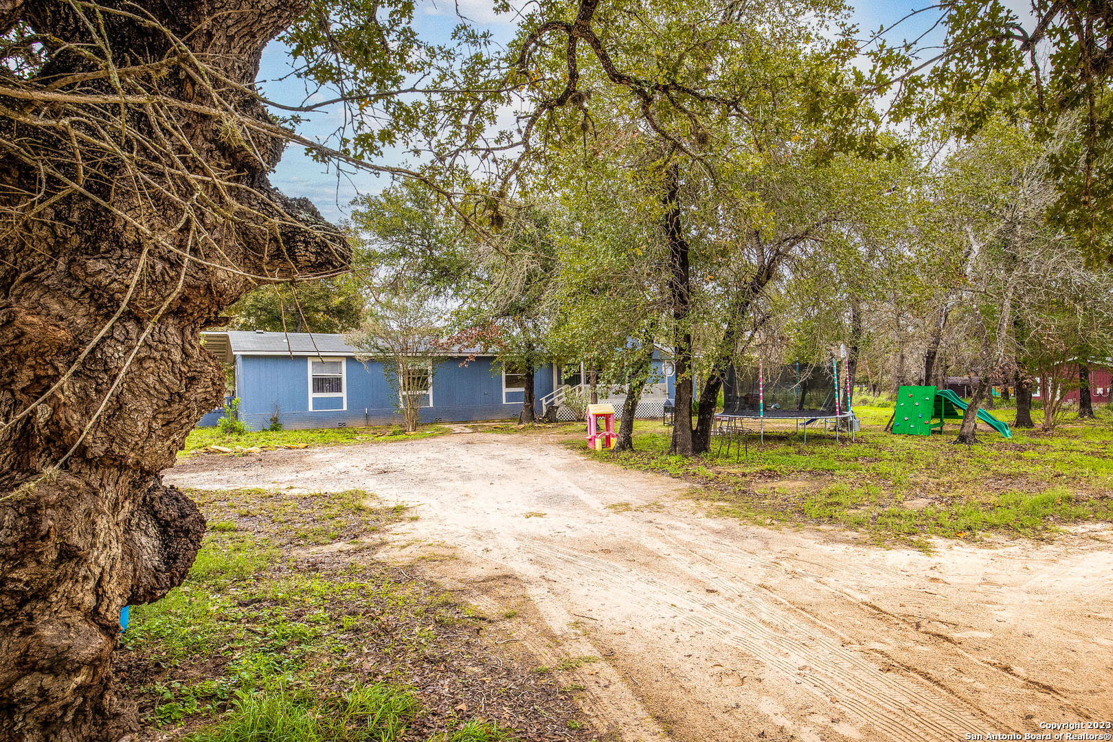 936 Eagle Creek Drive Floresville TX 78114