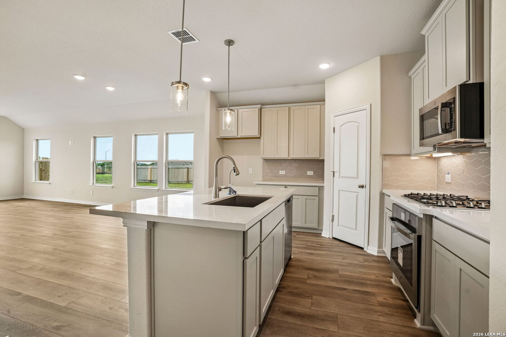 11234 Prairie Landing Converse TX 78109