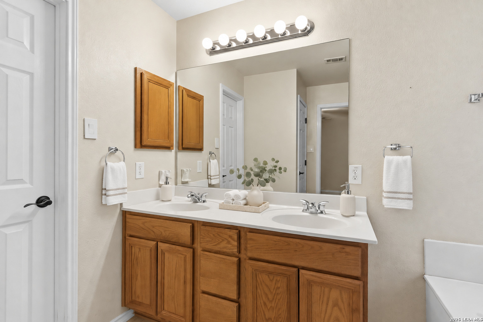 8635 Eagle Peak Helotes TX 78023