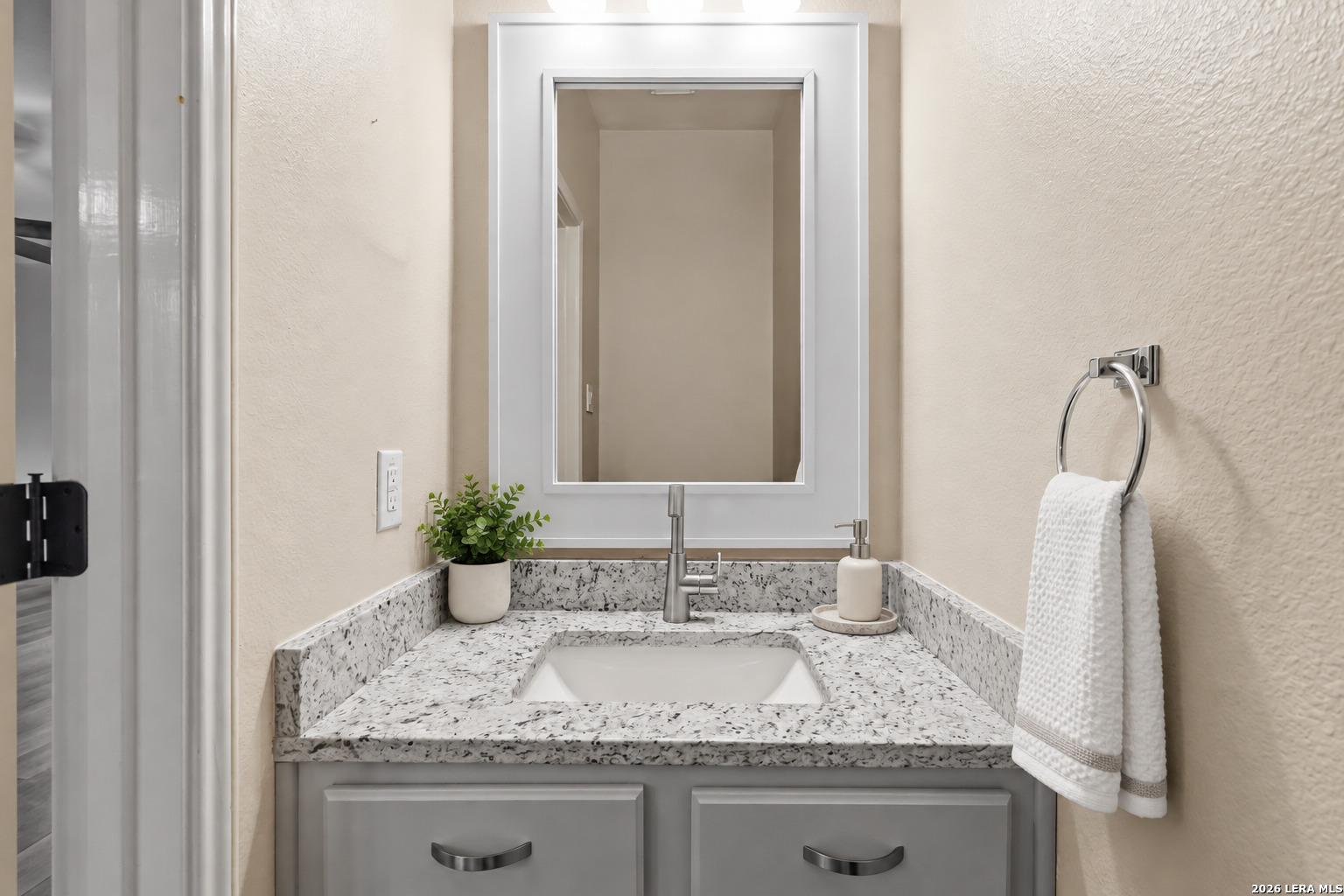 8635 Eagle Peak Helotes TX 78023