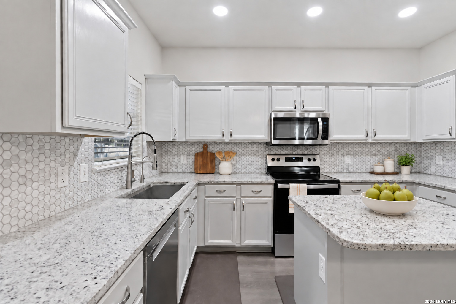 8635 Eagle Peak Helotes TX 78023