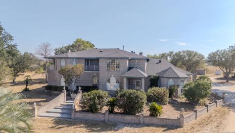 5280 Smith Road Von Ormy TX 78073