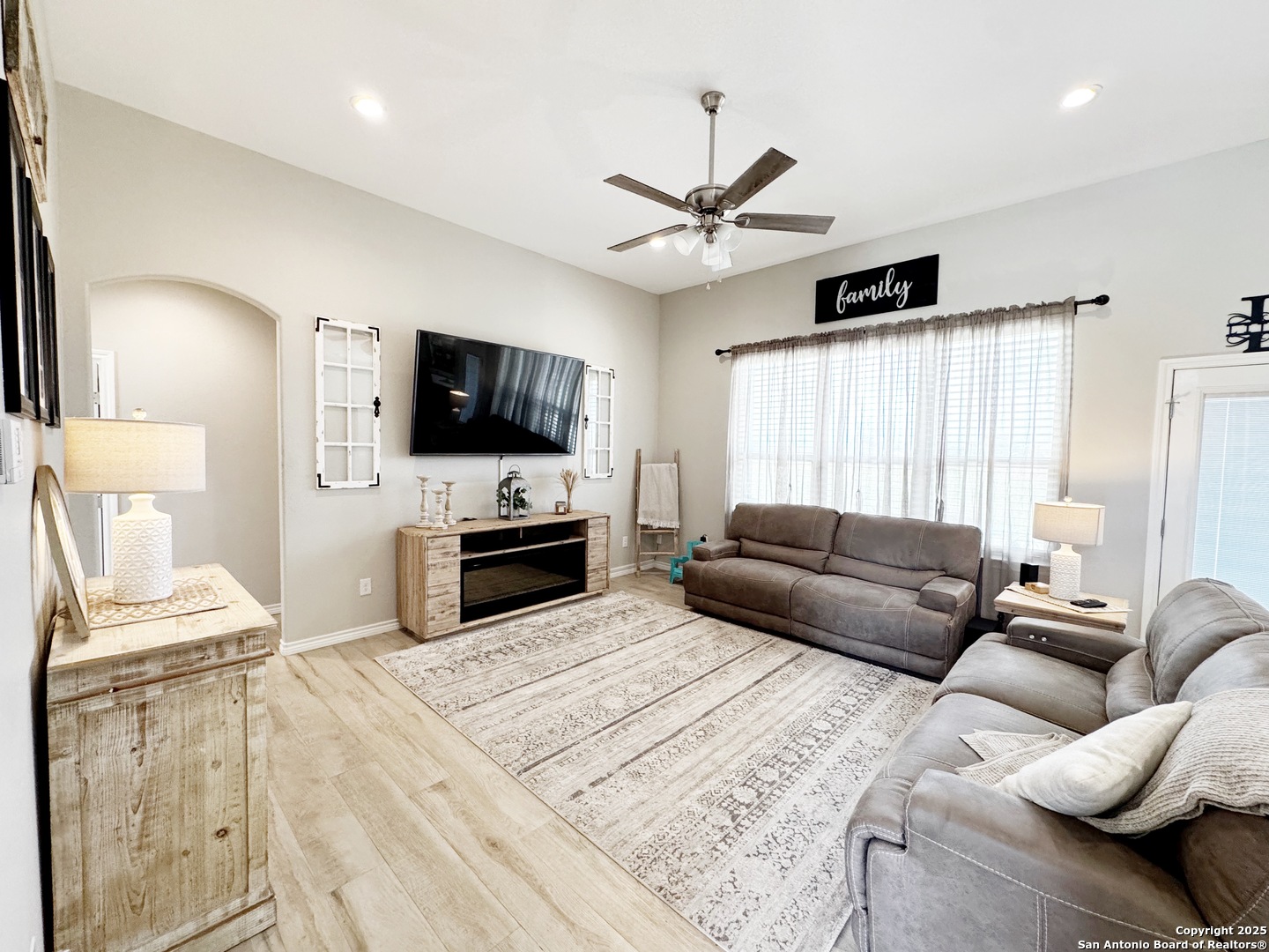 1683 Vista View Pleasanton TX 78064