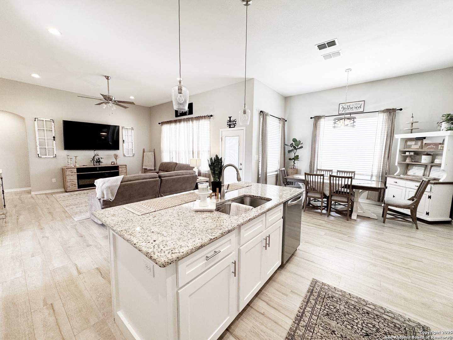 1683 Vista View Pleasanton TX 78064