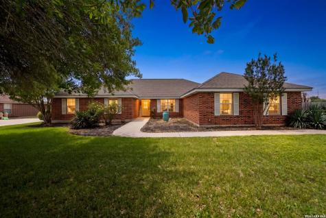 122 Castlewood Drive Seguin TX 78155