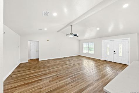 122 Castlewood Drive Seguin TX 78155