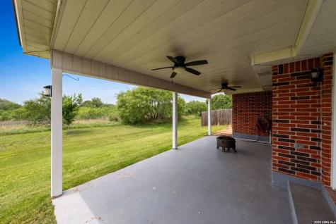 122 Castlewood Drive Seguin TX 78155