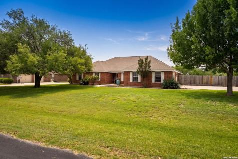 122 Castlewood Drive Seguin TX 78155