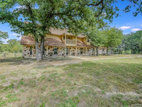 228 Tipperary Lane Floresville TX 78114