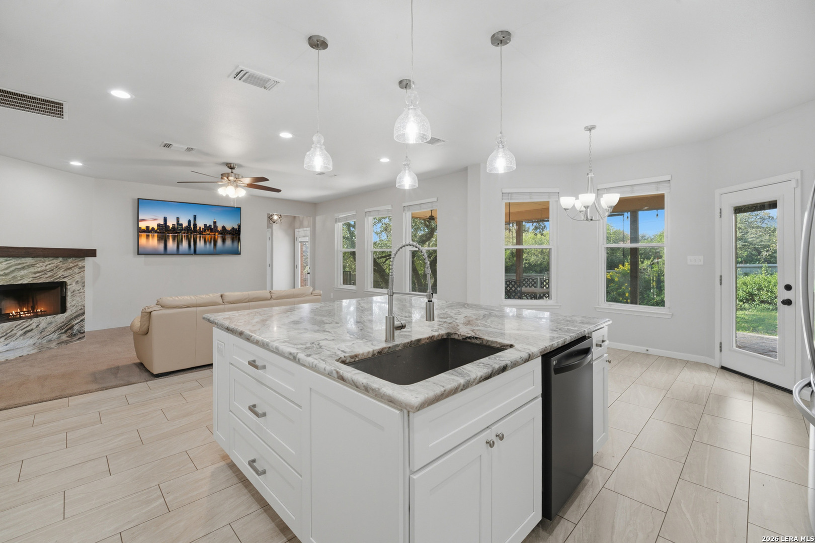 2854 Lakehills San Antonio TX 78251