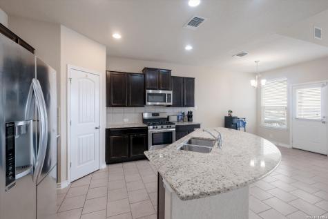 512 Saltlick Schertz TX 78108
