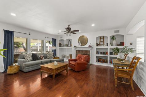 13506 Chamber Oaks San Antonio TX 78231