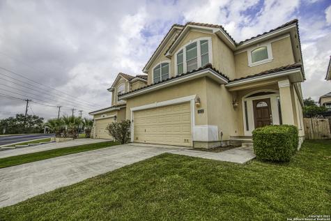 1111 Pinnacle Falls San Antonio TX 78260