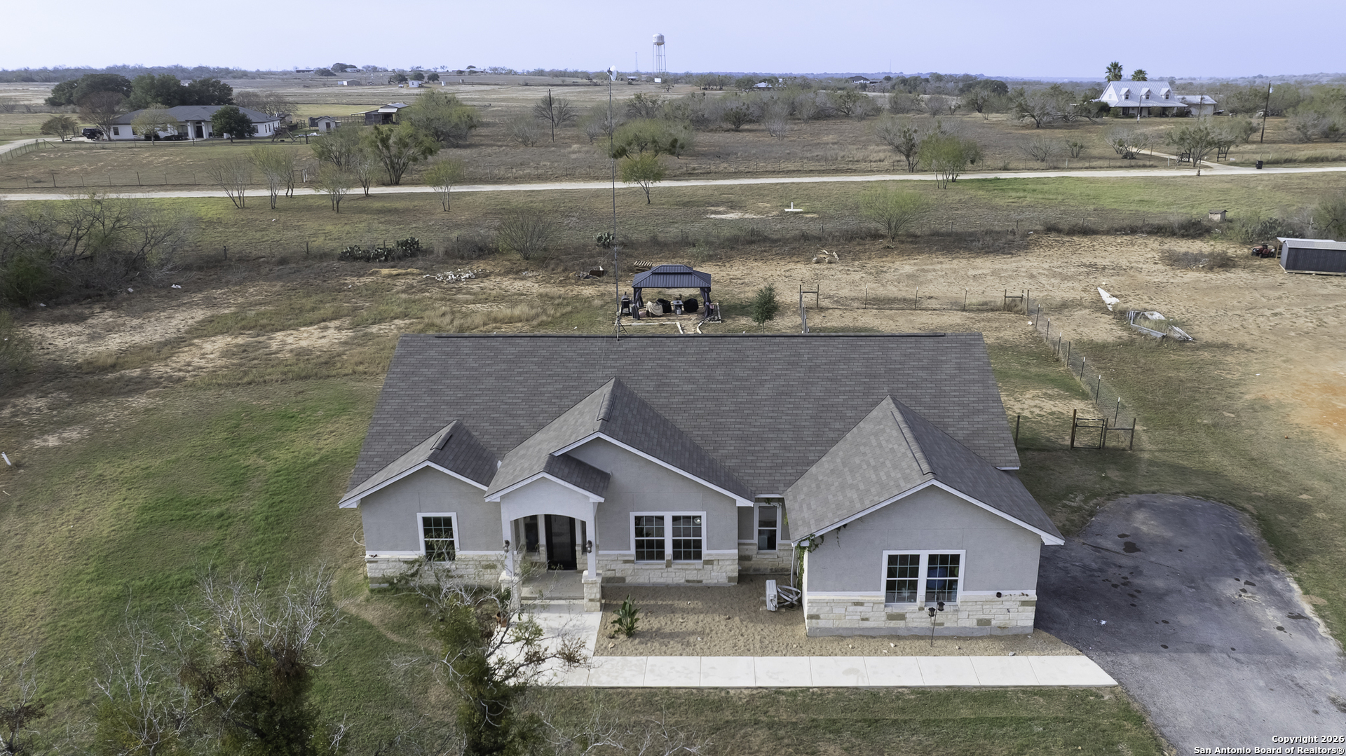 105 Hidden Haven Floresville TX 78114