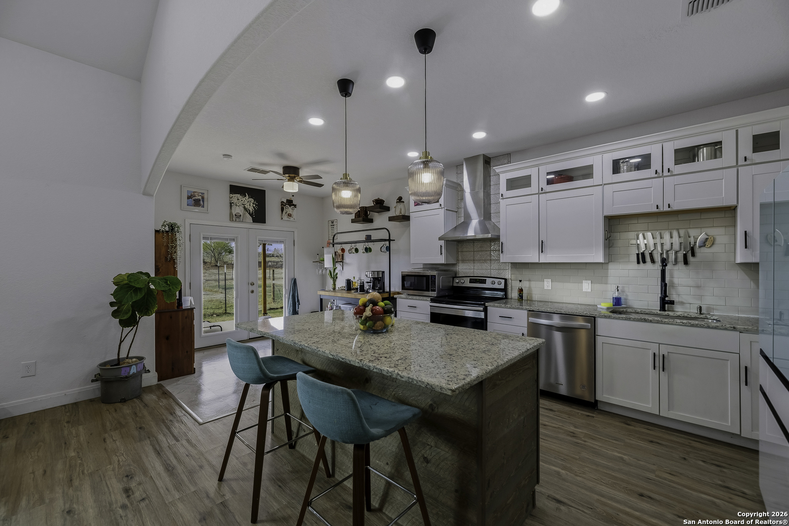 105 Hidden Haven Floresville TX 78114