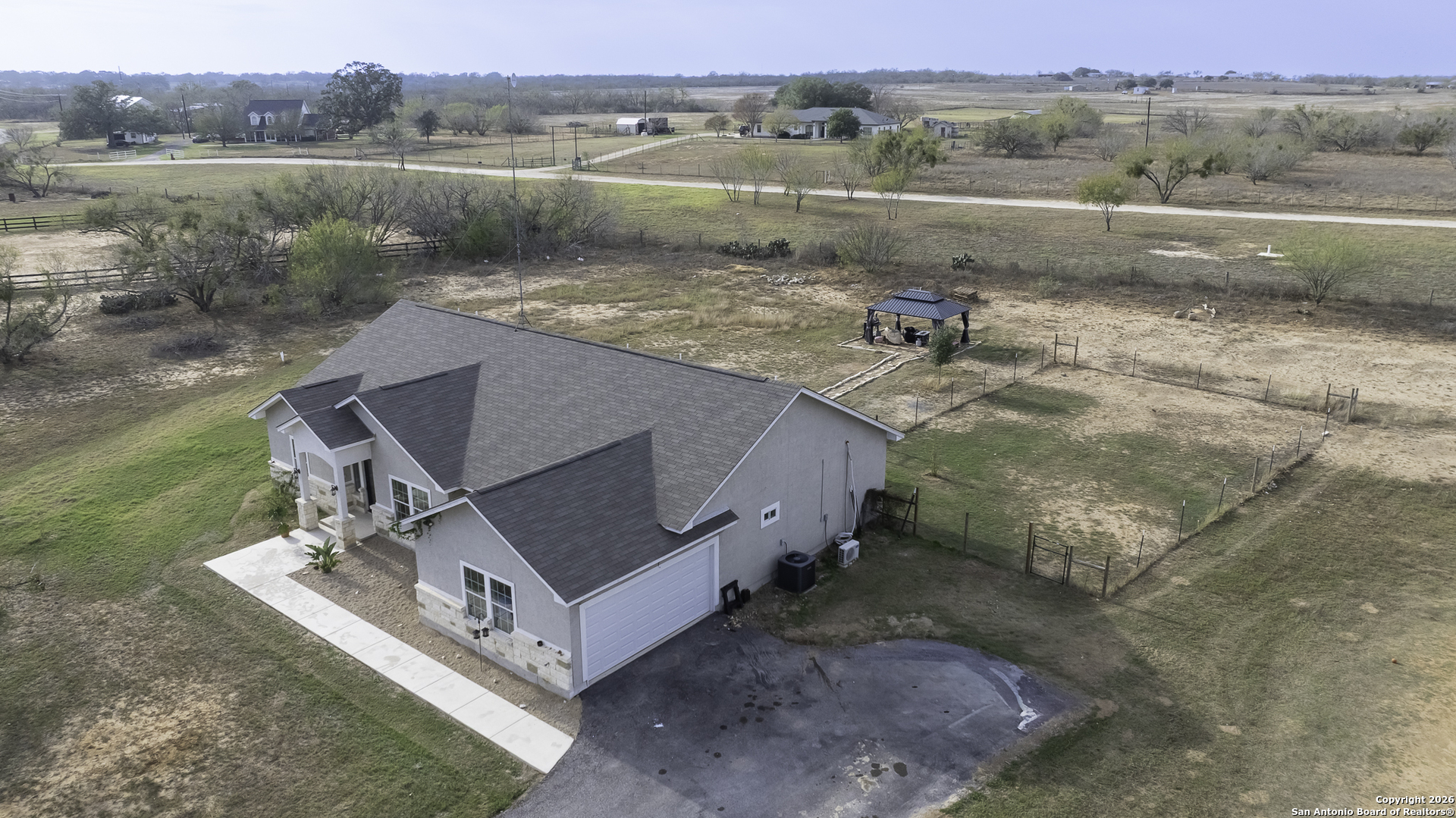 105 Hidden Haven Floresville TX 78114