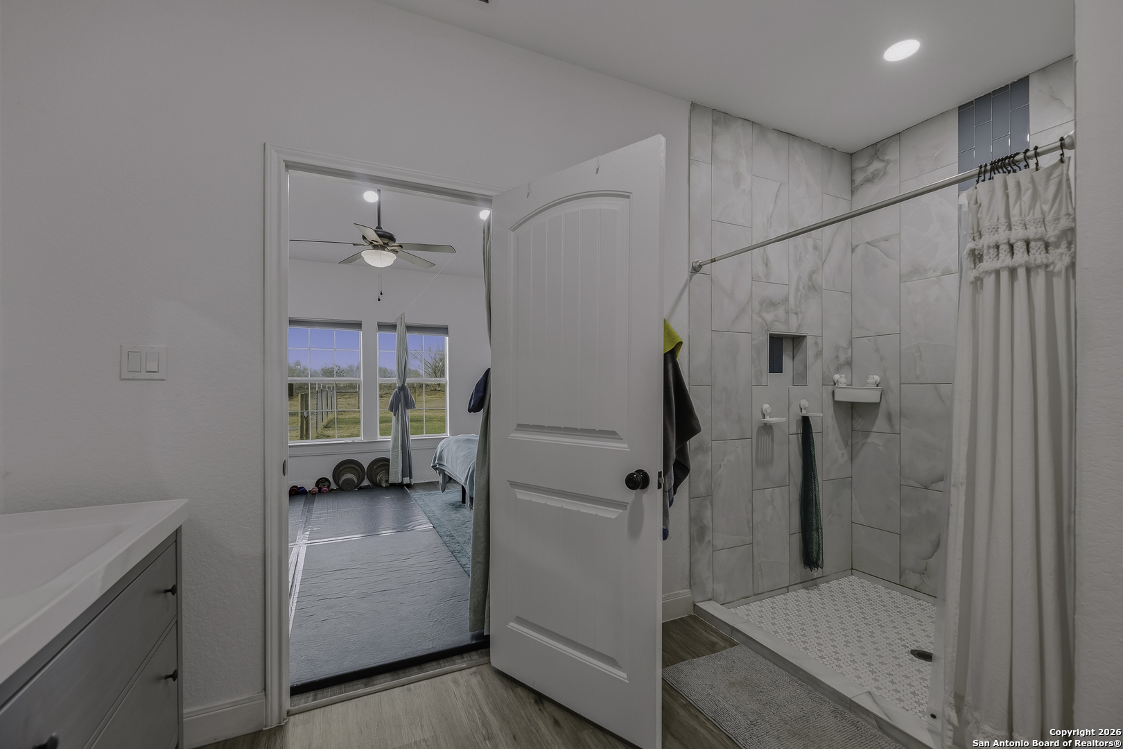 105 Hidden Haven Floresville TX 78114