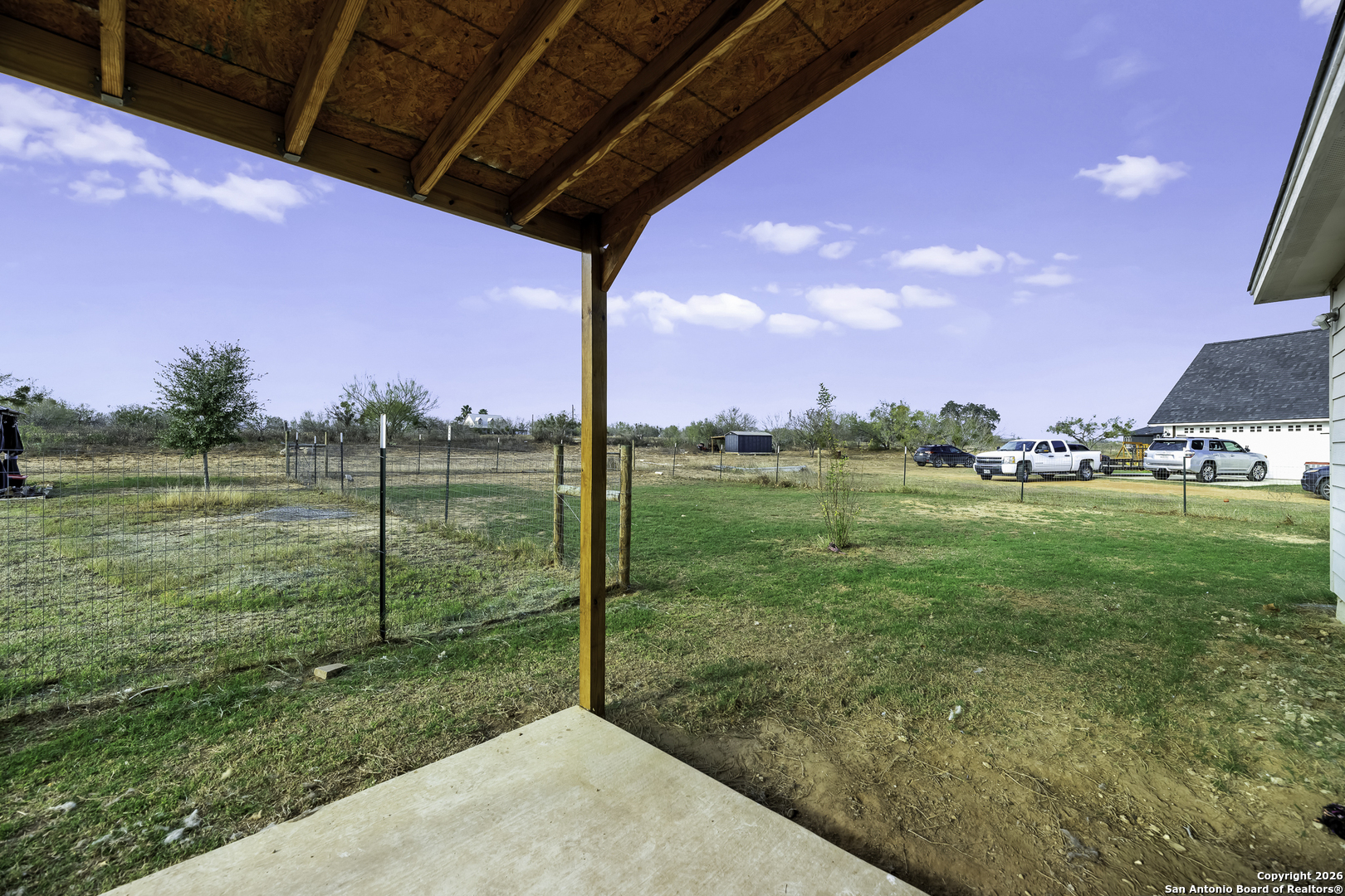 105 Hidden Haven Floresville TX 78114