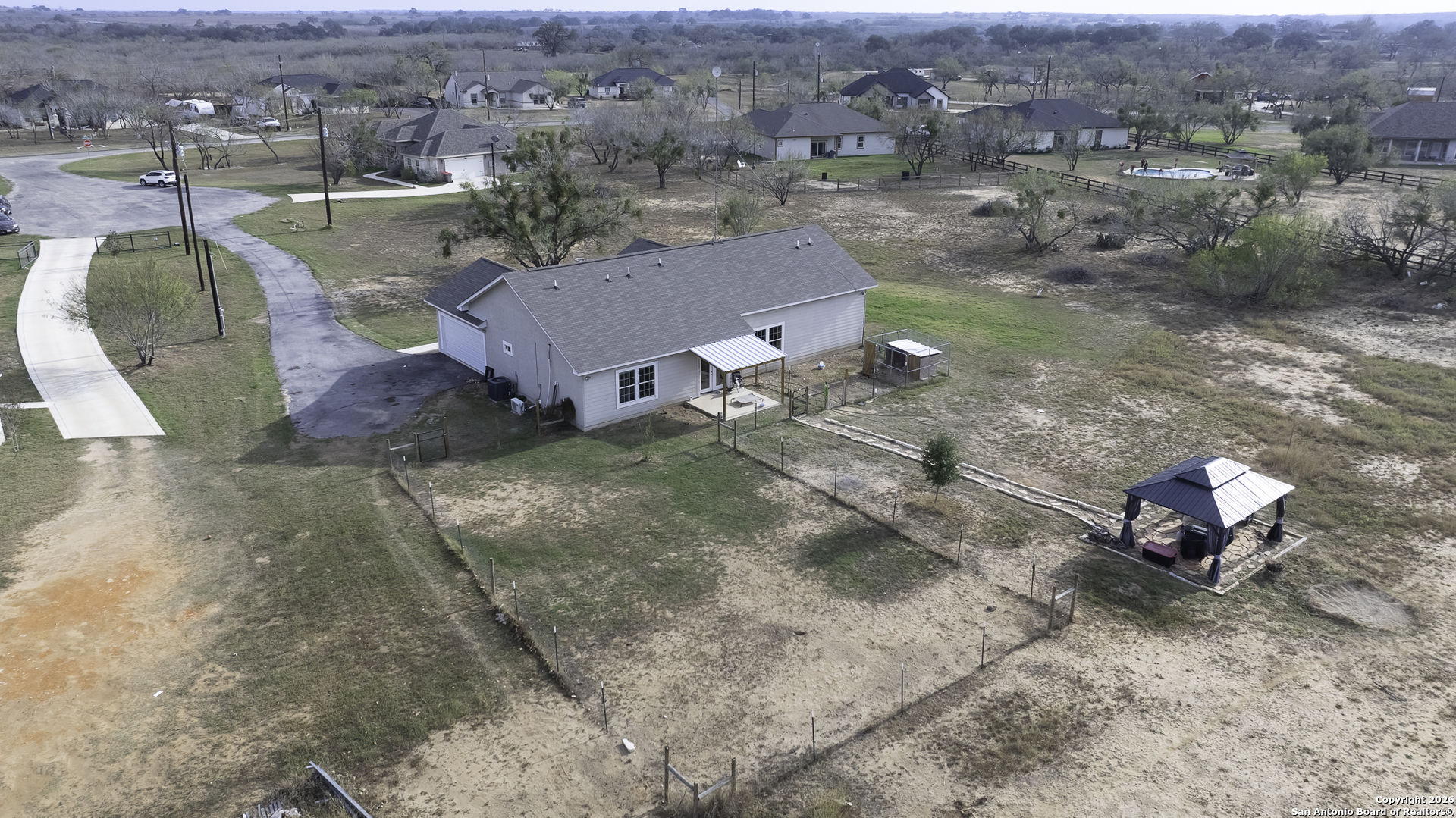 105 Hidden Haven Floresville TX 78114