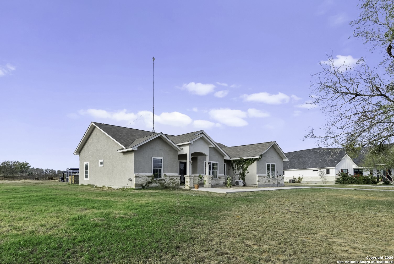 105 Hidden Haven Floresville TX 78114