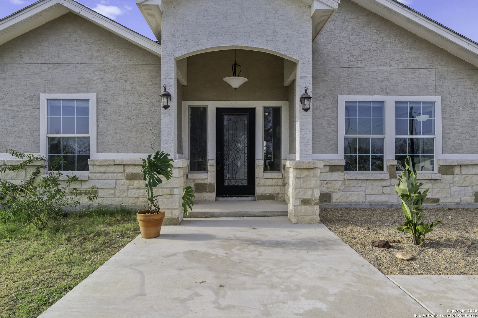 105 Hidden Haven Floresville TX 78114