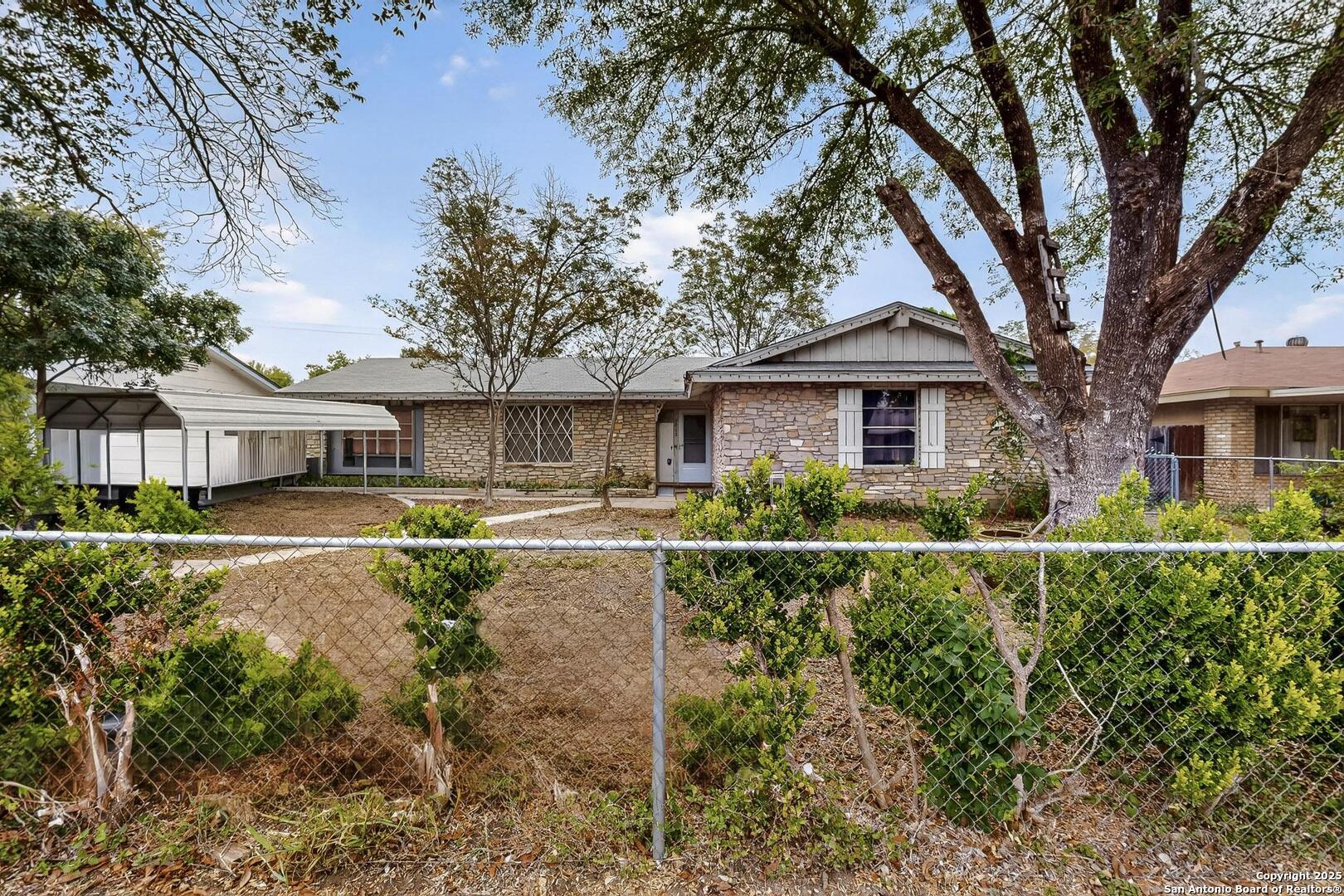 5215 Village Row San Antonio TX 78218