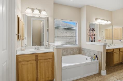 24118 Briarbrook San Antonio TX 78261