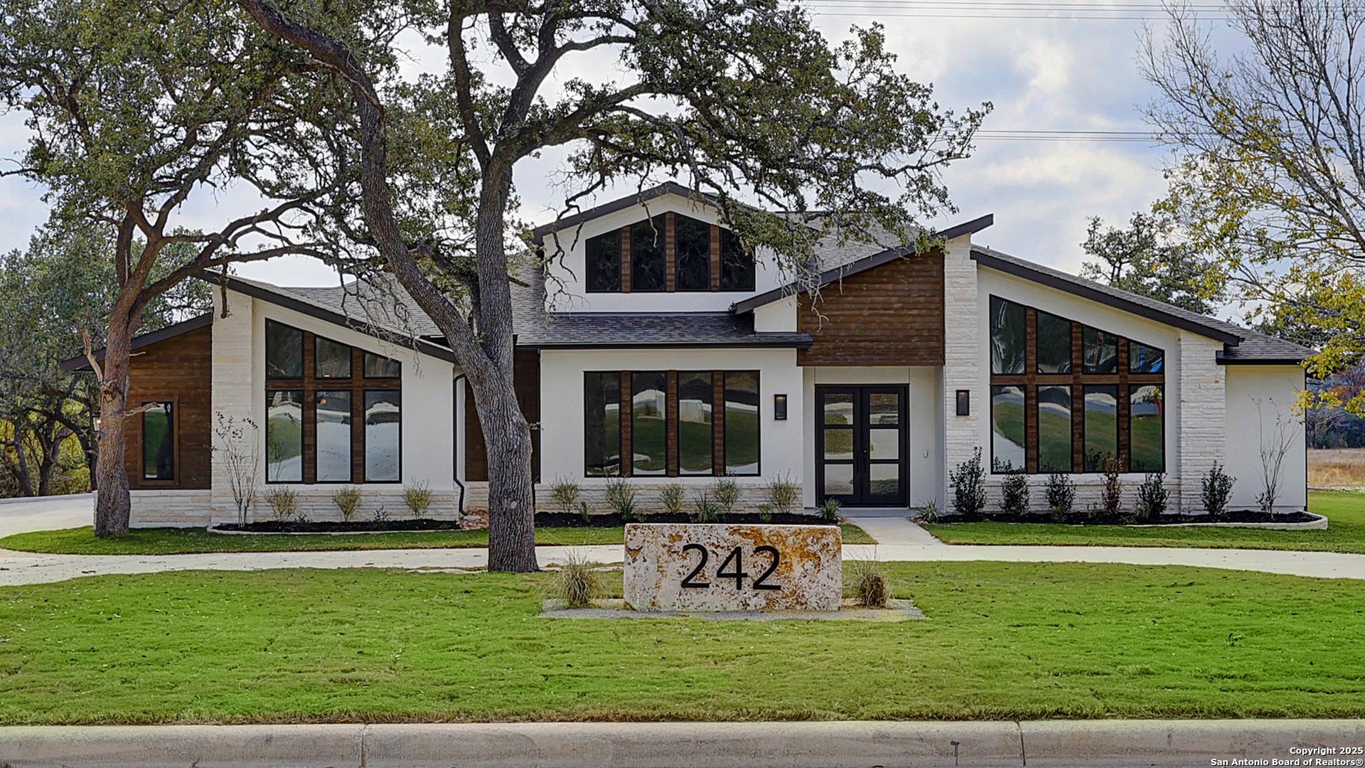 242 Laughing Dog Boerne TX 78006