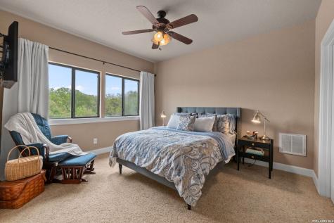 17203 Clovis Helotes TX 78023