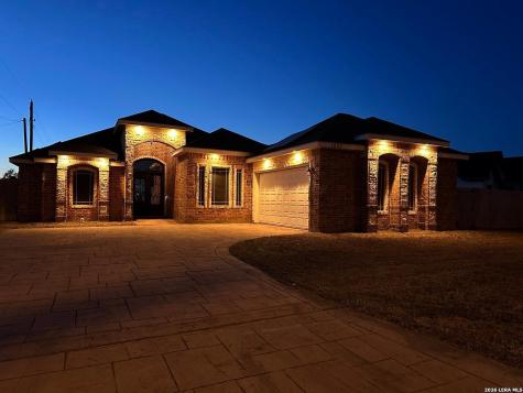 1503 Lewis Kingsville TX 78363
