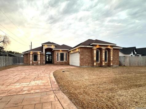 1503 Lewis Kingsville TX 78363