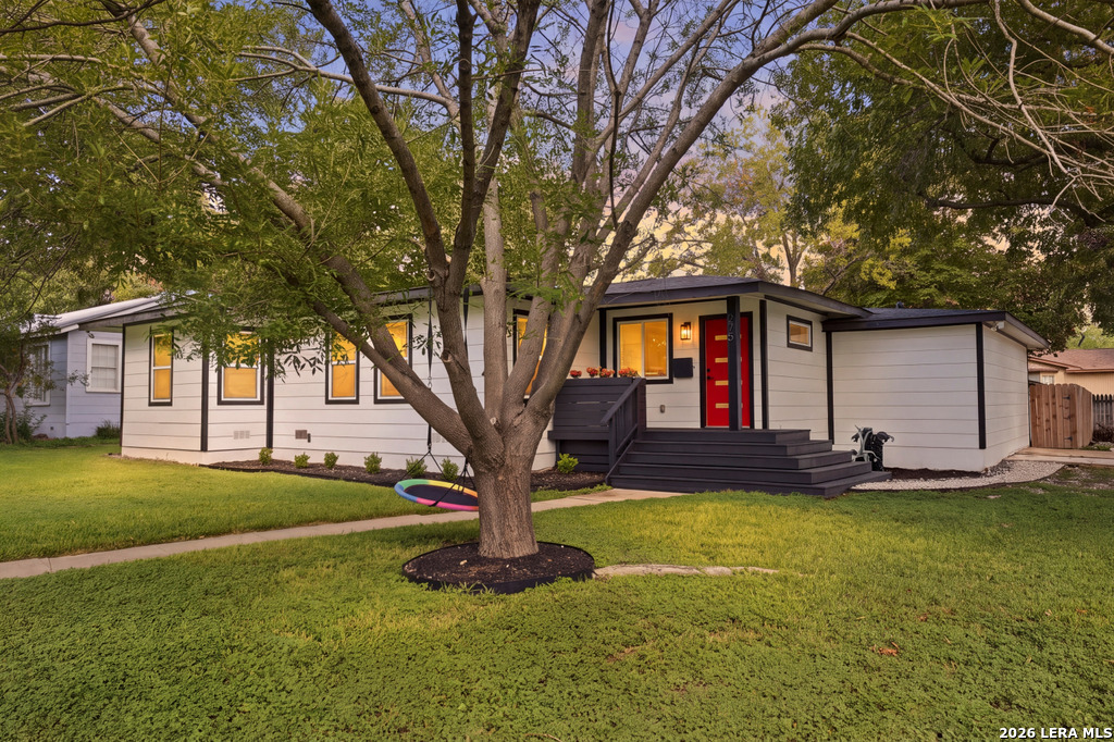 275 E Fair Oaks Place Alamo Heights TX 78209