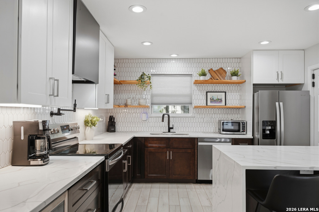 275 E Fair Oaks Place Alamo Heights TX 78209