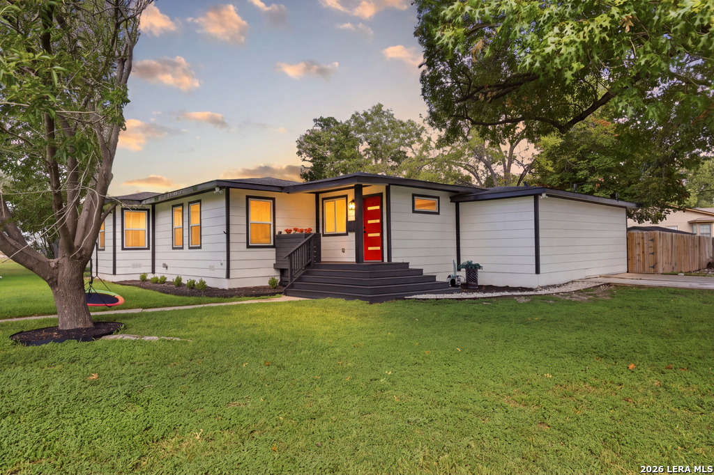 275 E Fair Oaks Place Alamo Heights TX 78209