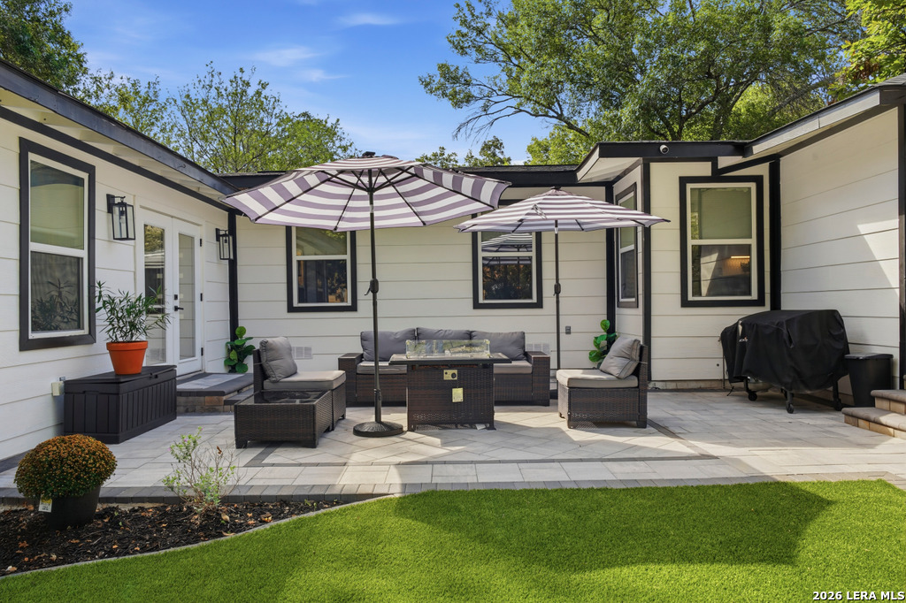 275 E Fair Oaks Place Alamo Heights TX 78209