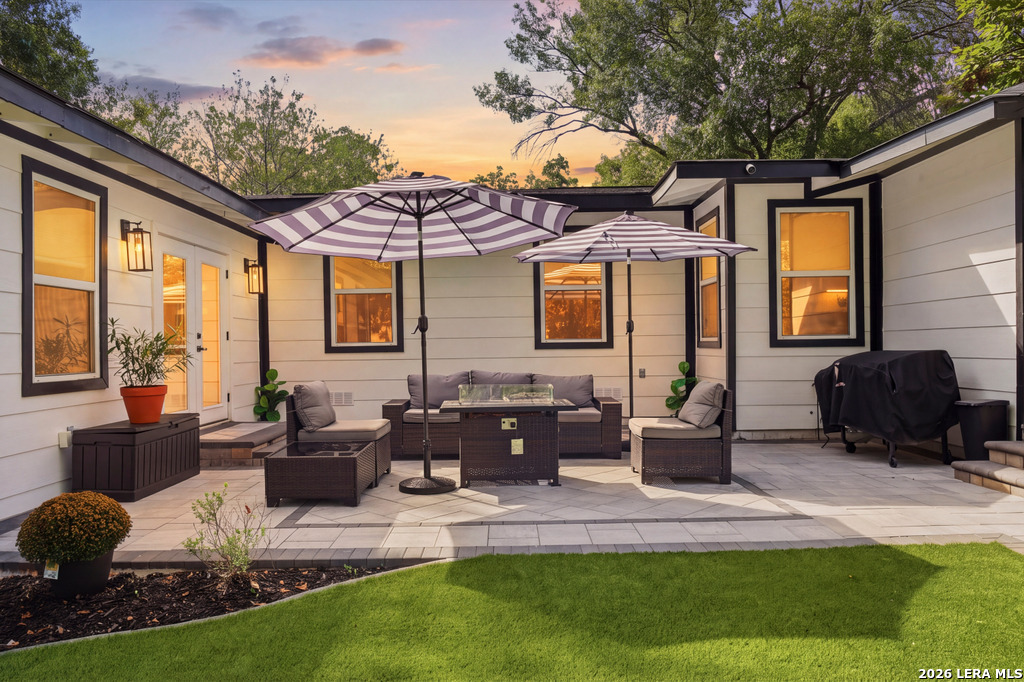 275 E Fair Oaks Place Alamo Heights TX 78209