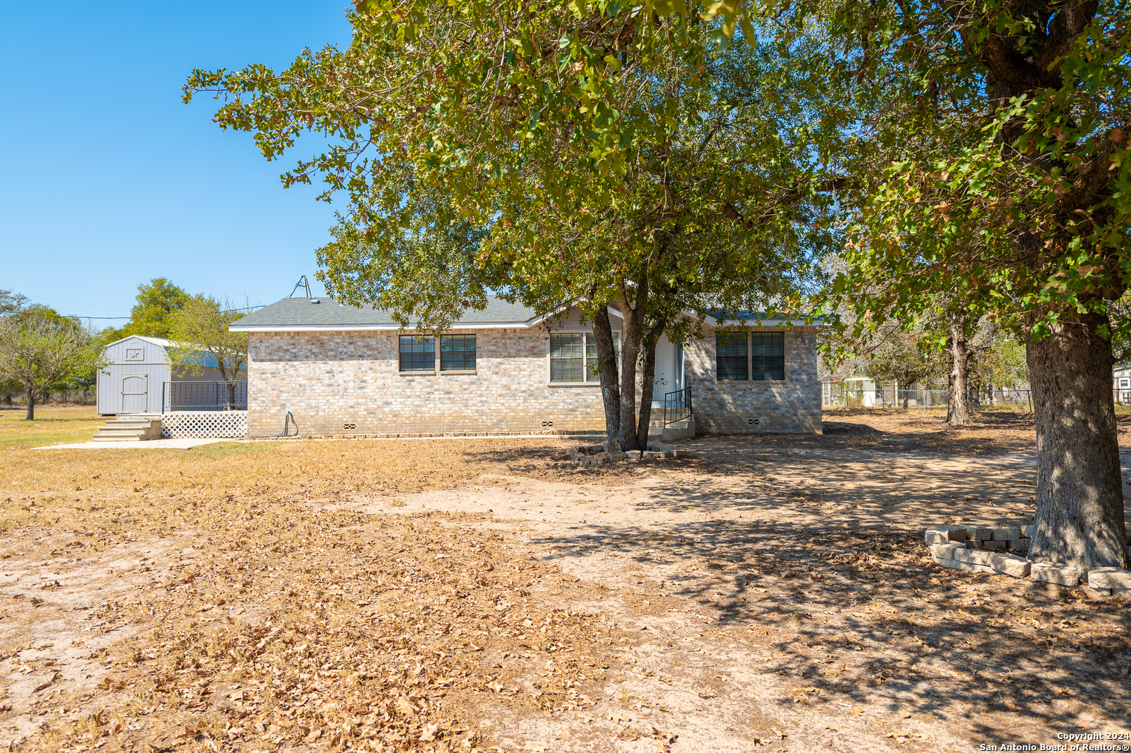 235 Misty Bend Floresville TX 78114